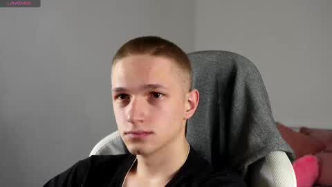 Snapshot of dustyn_fox chatting on February 2025 02:44:02 PM Dustyn online show from February 2025 02:44:02 PM