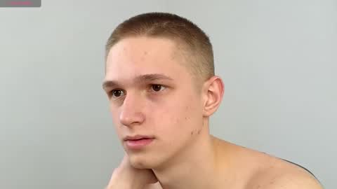 Snapshot of dustyn_fox chatting on February 2025 12:17:02 PM Dustyn online show from February 2025 12:17:02 PM