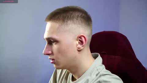 Snapshot of dustyn_fox chatting on March 2025 01:03:01 PM Dustyn online show from March 2025 01:03:01 PM