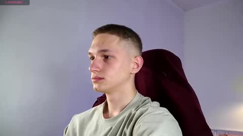 Snapshot of dustyn_fox chatting on March 2025 07:45:01 AM Dustyn online show from March 2025 07:45:01 AM