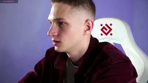 Snapshot of dustyn_fox chatting on March 2025 06:43:01 PM Dustyn online show from March 2025 06:43:01 PM