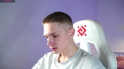 Snapshot of dustyn_fox chatting on March 2025 06:12:02 PM Dustyn online show from March 2025 06:12:02 PM