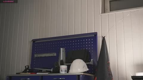 Snapshot of dustyn_fox chatting on September 2025 04:39:01 PM Dustyn online show from September 2025 04:39:01 PM