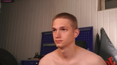 Snapshot of dustyn_fox chatting on September 2025 05:14:02 PM Dustyn online show from September 2025 05:14:02 PM