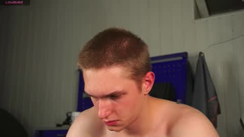 Snapshot of dustyn_fox chatting on October 2025 04:38:02 PM Dustyn online show from October 2025 04:38:02 PM