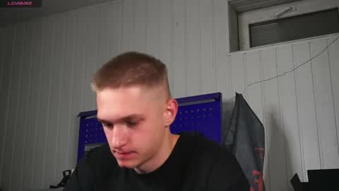 Snapshot of dustyn_fox chatting on October 2025 04:51:01 PM Dustyn online show from October 2025 04:51:01 PM