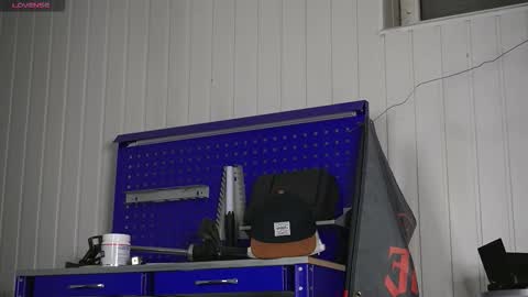 Snapshot of dustyn_fox chatting on October 2025 04:42:01 PM Dustyn online show from October 2025 04:42:01 PM