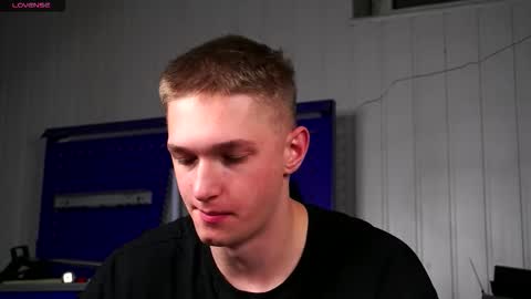 Snapshot of dustyn_fox chatting on November 2025 03:23:02 PM Dustyn online show from November 2025 03:23:02 PM