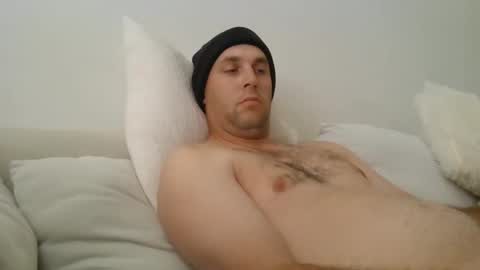 Snapshot of dustyroy09 chatting on April 2026 06:14:02 AM dustyroy09 online show from April 2026 06:14:02 AM