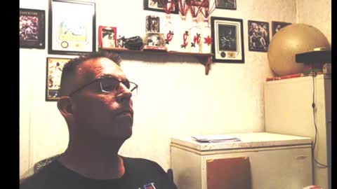 Snapshot of dwinmontana chatting on September 2025 07:19:01 AM dwinmontana online show from September 2025 07:19:01 AM