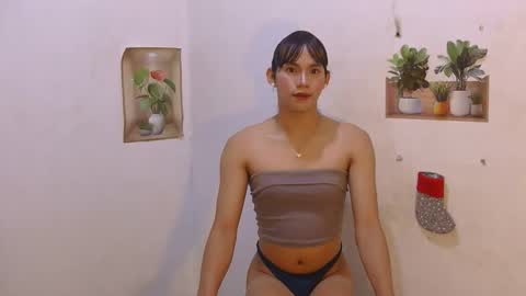 Snapshot of dy_namite chatting on April 2026 05:24:01 PM dy_namite online show from April 2026 05:24:01 PM