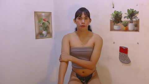 Snapshot of dy_namite chatting on April 2026 06:10:01 PM dy_namite online show from April 2026 06:10:01 PM