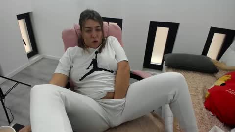 dayana online show from February 2026 07:51:01 AM