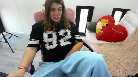 dayana online show from April 2026 04:18:01 AM