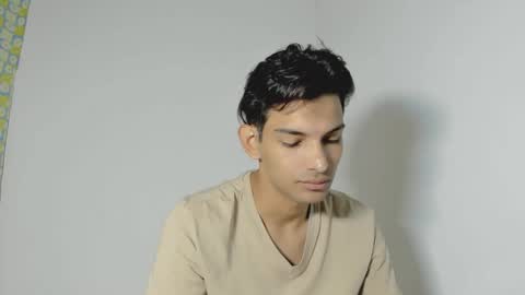 Snapshot of dylan_hoot chatting on September 2025 10:45:01 PM Dylan online show from September 2025 10:45:01 PM