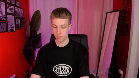Snapshot of dylan_norton chatting on April 2026 10:21:01 AM Dylan online show from April 2026 10:21:01 AM