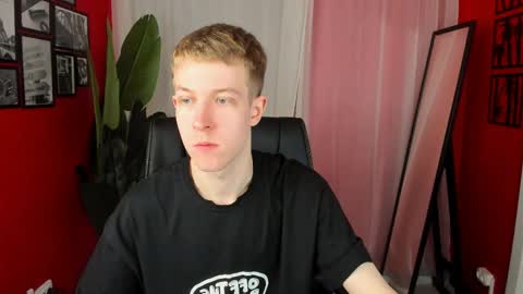 Snapshot of dylan_norton chatting on April 2026 10:21:02 AM Dylan online show from April 2026 10:21:02 AM