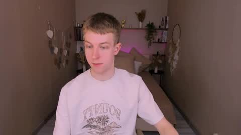 Snapshot of dylan_norton chatting on May 2026 09:13:01 PM Dylan online show from May 2026 09:13:01 PM