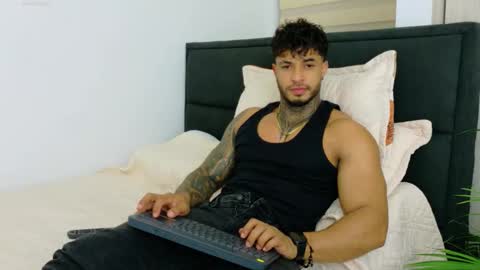 Snapshot of dylanrivera_ chatting on March 2026 04:07:02 AM Dylan Rivera online show from March 2026 04:07:02 AM