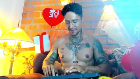 Snapshot of dylanstonne1 chatting on February 2025 10:21:01 PM D Y L A N online show from February 2025 10:21:01 PM