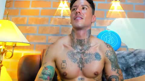 Snapshot of dylanstonne1 chatting on February 2025 12:25:02 AM D Y L A N online show from February 2025 12:25:02 AM