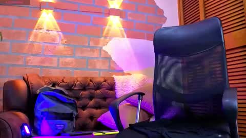 D Y L A N online show from January 2026 10:23:01 PM