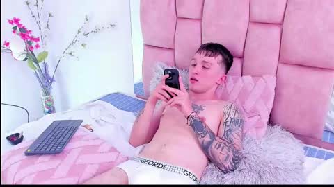 Snapshot of dylanwhite23 chatting on February 2025 06:10:02 PM ---DYLAN--- online show from February 2025 06:10:02 PM