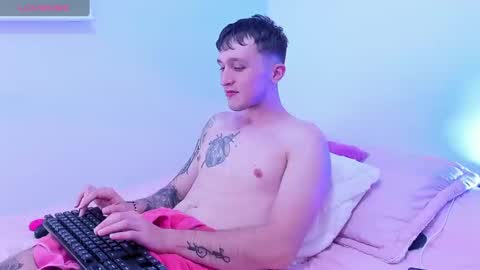 Snapshot of dylanwhite23 chatting on February 2025 04:37:02 AM ---DYLAN--- online show from February 2025 04:37:02 AM