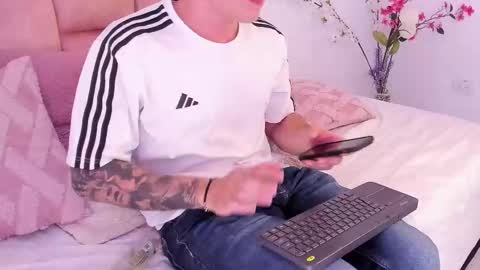 Snapshot of dylanwhite23 chatting on February 2025 01:57:02 AM ---DYLAN--- online show from February 2025 01:57:02 AM