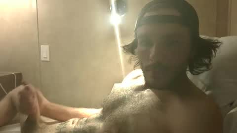 Snapshot of dylp400 chatting on December 2024 06:01:02 AM dylp400 online show from December 2024 06:01:02 AM