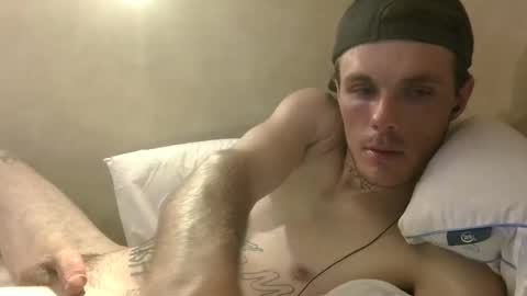 Snapshot of dylp400 chatting on February 2025 05:21:02 AM dylp400 online show from February 2025 05:21:02 AM