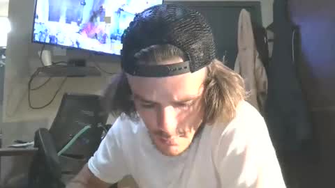 Snapshot of dylp400 chatting on November 2025 08:04:02 AM dylp400 online show from November 2025 08:04:02 AM