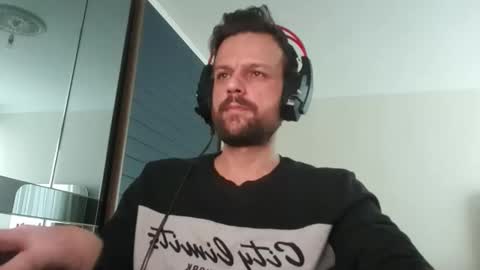 Snapshot of eaglecrm chatting on April 2026 12:13:01 PM eaglecrm online show from April 2026 12:13:01 PM