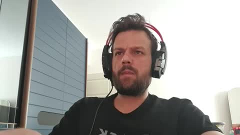 Snapshot of eaglecrm chatting on April 2026 09:23:02 AM eaglecrm online show from April 2026 09:23:02 AM