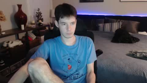 Snapshot of ealexk chatting on March 2026 01:32:01 AM Alex online show from March 2026 01:32:01 AM