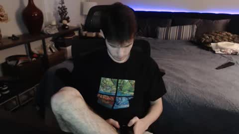 Snapshot of ealexk chatting on April 2026 12:35:01 AM Alex online show from April 2026 12:35:01 AM