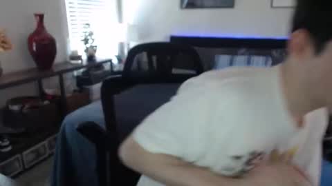 Snapshot of ealexk chatting on April 2026 06:55:02 PM Alex online show from April 2026 06:55:02 PM