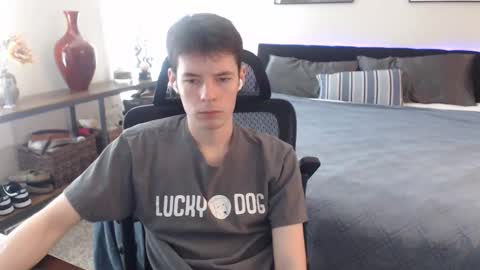 Snapshot of ealexk chatting on April 2026 05:03:01 PM Alex online show from April 2026 05:03:01 PM