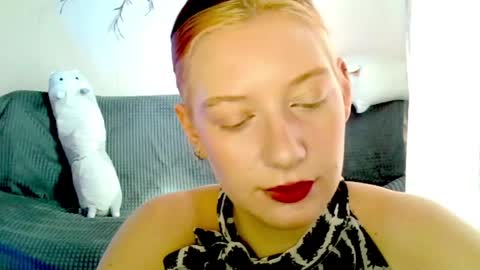 Lily online show from April 2026 07:33:02 AM