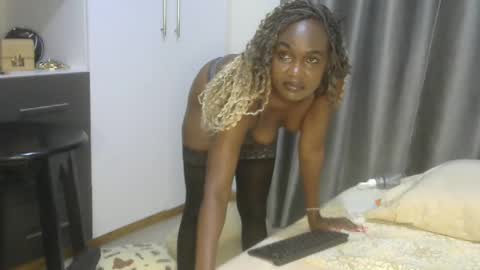 east_queen online show from January 2025 10:52:01 PM