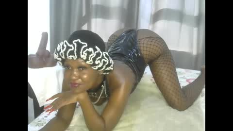 east_queen online show from February 2025 12:37:02 PM