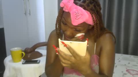 east_queen online show from March 2025 05:54:02 AM