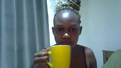 east_queen online show from December 2025 08:31:01 AM