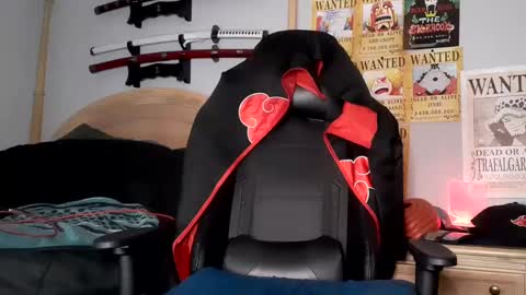 Snapshot of easybreezy20 chatting on December 2024 09:41:01 AM TWITTER INSTAGRAM easybreezy20 ONLINE 1230 AM TO 7AM online show from December 2024 09:41:01 AM