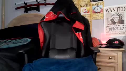 Snapshot of easybreezy20 chatting on January 2025 07:26:01 AM TWITTER INSTAGRAM easybreezy20 ONLINE 1230 AM TO 7AM online show from January 2025 07:26:01 AM