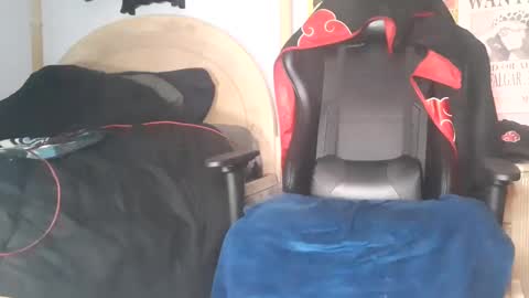 Snapshot of easybreezy20 chatting on January 2025 07:46:02 AM TWITTER INSTAGRAM easybreezy20 ONLINE 1230 AM TO 7AM online show from January 2025 07:46:02 AM