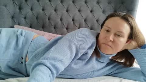 Nadia Ferreira  online show from April 2026 09:54:01 AM