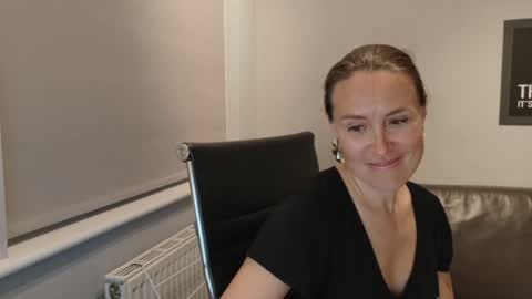Snapshot of eatmypie69 chatting on May 2026 08:58:01 PM Nadia Ferreira online show from May 2026 08:58:01 PM