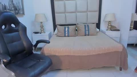 ebonnyshantall online show from May 2026 01:52:02 PM