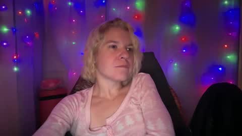 Snapshot of ebony8ivory chatting on October 2025 04:42:01 AM americnbarbie online show from October 2025 04:42:01 AM